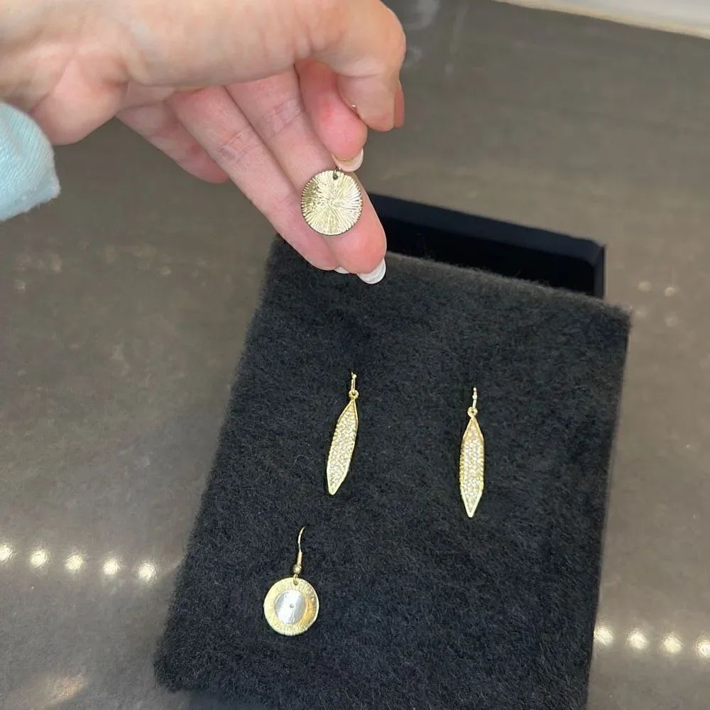 Gold Earring Bundle - Picture 7 of 9